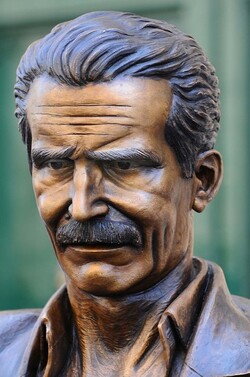 CAMILLERI e MONTALBANO a Porto Empedocle Agrigento . Fotografie di Giulio Azzarello ©2014. CAMILLERI e MONTALBANO a Porto Empedocle Agrigento . Fotografie di Giulio Azzarello ©2014.