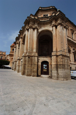 IL BAROCCO DI NOTO in Sicilia panoramiche e particolari. Fotografie di Giulio Azzarello &copy;2014.