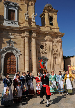 GRUPPO FOLK SICILIANO a Marsala. Fotografie di Giulio Azzarello &copy;2014.