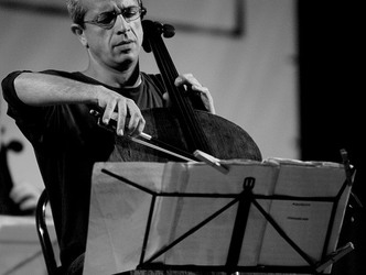 GIOVANNI SOLLIMA in concerto. Fotografie di Giulio Azzarello &copy;2014.