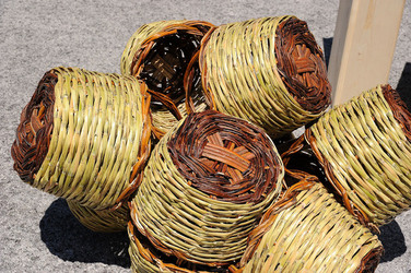 CESTO tipico tradizionale siciliano impagliato. Fotografie di Giulio Azzarello &copy;2014.