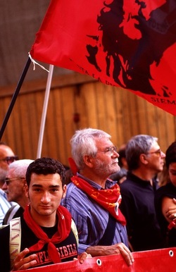 MANIFESTAZIONE fotografie di Giulio Azzarello ©2001 2022. MANIFESTAZIONE fotografie di Giulio Azzarello ©2001 2022.