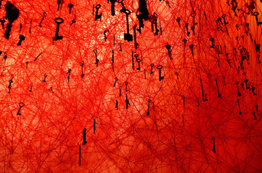 BIENNALE di VENEZIA padiglione giapponese. Foto di Giulio Azzarello &copy;2015 2016. Opera di Chiharu Shiota The KEY in the HAND .