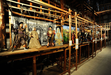 TRADIZIONI IN VIAGGIO mostra di pupi di Mimmo Cuticchio. Fotografie di Giulio Azzarello &copy;2014.