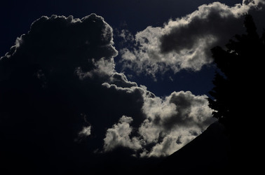 NUVOLE E NATURA fotografie di Giulio Azzarello &copy;2014.