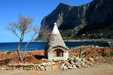 CAPO GALLO riserva marina e naturalistica a Palermo panoramiche e particolari. Fotografie di Giulio Azzarello ©2014. CAPO GALLO riserva marina e naturalistica a Palermo panoramiche e particolari. Fotografie di Giulio Azzarello ©2014.