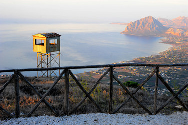 ERICE e il suo QUARTIERE SPAGNOLO.Fotografie di Giulio Azzarello &copy;2014.