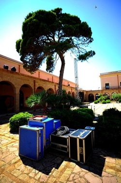 BACKSTAGE fotografie di Giulio Azzarello ©2020.