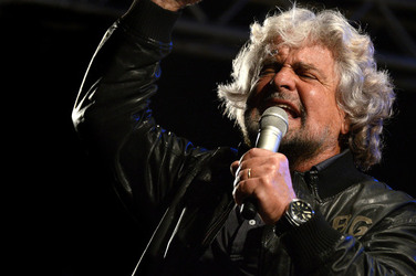 I COMIZI di BEPPE GRILLO in Sicilia a Palermo alcuni momenti. Fotografie di Giulio Azzarello &copy;2014.