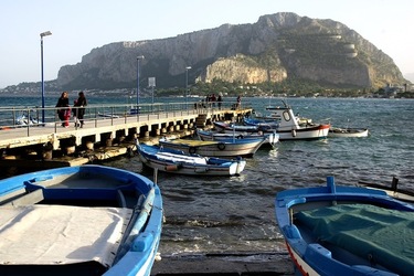 LUOGHI SICILIANI fotografie di Giulio Azzarello ©2020