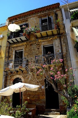 CASTEL di TUSA fotografie di Giulio Azzarello &copy;2019.