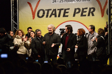 I COMIZI di BEPPE GRILLO in Sicilia a Palermo alcuni momenti. Fotografie di Giulio Azzarello &copy;2014.