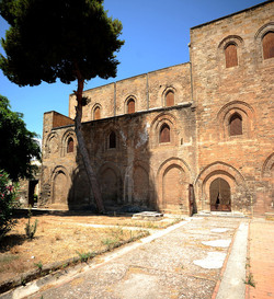 CHIESA E CHIOSTRO DELLA MAGIONE a Palermo panoramiche e particolari. Fotografie di Giulio Azzarello ©2014. CHIESA E CHIOSTRO DELLA MAGIONE a Palermo panoramiche e particolari. Fotografie di Giulio Azzarello ©2014.