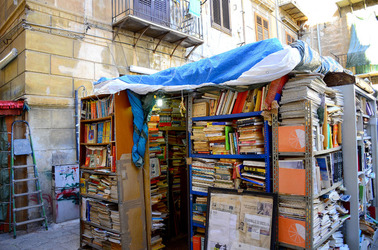 PALERMO centro storico. Fotografie di Giulio Azzarello ©2016. PALERMO centro storico. Fotografie di Giulio Azzarello ©2016.