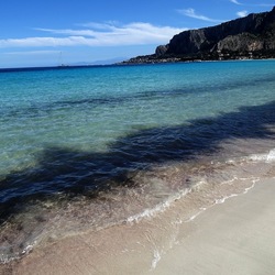 MONDELLO. Fotografie di Giulio Azzarello ©2024.