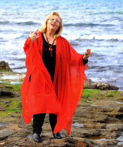 SARA FAVARO attrice e scrittrice italiana. Fotografie di Giulio Azzarello &copy;2015 2016.