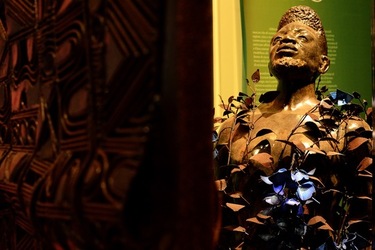 VENEZIA installazione nigeriana inizio Arsenale. Biennale Arch. Cont.. Fotografie di Giulio Azzarello &copy;2022.