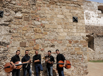 GIACOMO CUTICCHIO e il suo ensemble musicale. Fotografie di Giulio Azzarello &copy;2014.