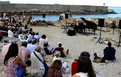 PIANOFORTE fotografie di Giulio Azzarello &copy;2020.