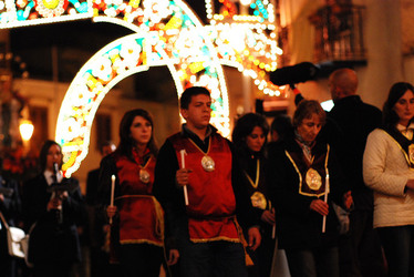 PROCESSIONE RELIGIOSA in Sicilia. Fotografie di Giulio Azzarello &copy;2014.
