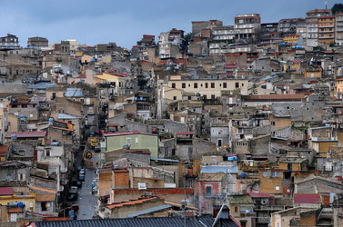 FAVARA in provincia di Agrigento. Fotografie di Giulio Azzarello 2014.