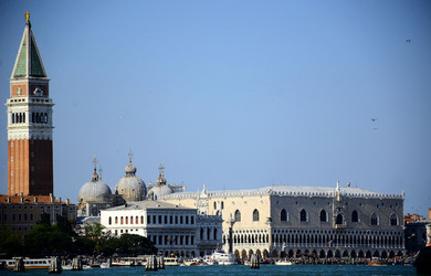 LUNGOMARE di VENEZIA. Fotografie di Giulio Azzarello &copy;2016.