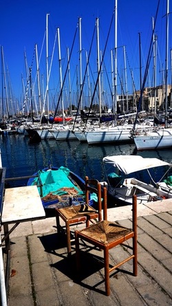 BARCHE. Fotografie di Giulio Azzarello ©2022. BARCHE. Fotografie di Giulio Azzarello ©2022.