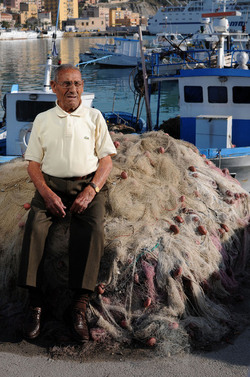 ANZIANI fotografie di Giulio Azzarello &copy;2014.