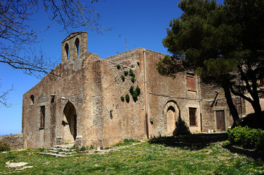 ERICE e il suo QUARTIERE SPAGNOLO.Fotografie di Giulio Azzarello &copy;2014.