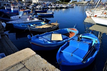 BARCHE da PESCA fotografie di Giulio Azzarello ©2019. BARCHE da PESCA fotografie di Giulio Azzarello ©2019.