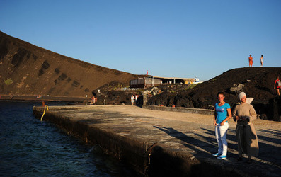PROCESSIONE RELIGIOSA DEL MARE a Linosa. Fotografie di Giulio Azzarello ©2014. PROCESSIONE RELIGIOSA DEL MARE a Linosa. Fotografie di Giulio Azzarello ©2014.