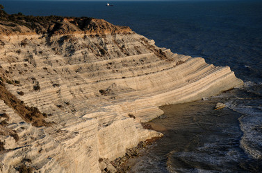 SCALA DEI TURCHI in Sicilia. Fotografie di Giulio Azzarello &copy;2014.
