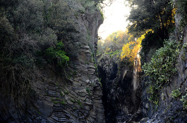 GOLE DELL ALCANTARA in Sicilia. Fotografie di Giulio Azzarello &copy;2016.