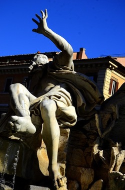 PIAZZA NAVONA Roma. Fotografie di Giulio Azzarello ©2020. PIAZZA NAVONA Roma. Fotografie di Giulio Azzarello ©2020.