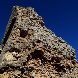 RUDERE DI PIETRA. Fotografie di Giulio Azzarello &copy;2022.