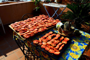 ISOLA DI USTICA il paese. Fotografie di Giulio Azzarello ©2016. ISOLA DI USTICA il paese. Fotografie di Giulio Azzarello ©2016.