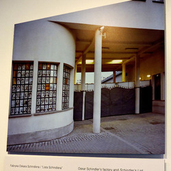 AUSCHWITZ BIRKENAU la memoria e la storia. Fotografie di Giulio Azzarello ©2016. AUSCHWITZ BIRKENAU la memoria e la storia. Fotografie di Giulio Azzarello ©2016.