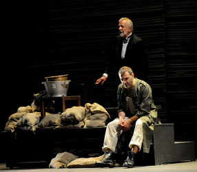 TEATRO stabile BIONDO di Palermo. Primo spettacolo stagione 2015 2106. Foto di Giulio Azzarello &copy;.