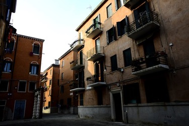 VENEZIA fotografie di Giulio Azzarello ©2020. VENEZIA fotografie di Giulio Azzarello ©2020.