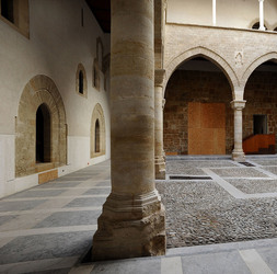 LOGGIATO arabo normanno allo Steri di Palermo. Fotografie di Giulio Azzarello &copy;2014.