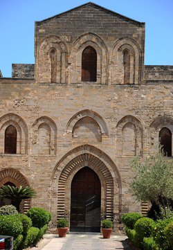 CHIESA E CHIOSTRO DELLA MAGIONE a Palermo panoramiche e particolari. Fotografie di Giulio Azzarello ©2014. CHIESA E CHIOSTRO DELLA MAGIONE a Palermo panoramiche e particolari. Fotografie di Giulio Azzarello ©2014.