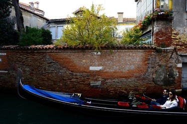 VENEZIA fotografie di Giulio Azzarello ©2022.