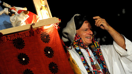 BRUNO LEONE e il suo Pulcinella spettacolo. Fotografie di Giulio Azzarello ©2014. BRUNO LEONE e il suo Pulcinella spettacolo. Fotografie di Giulio Azzarello ©2014.