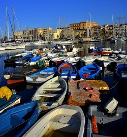 BARCHE da PESCA fotografie di Giulio Azzarello ©2019. BARCHE da PESCA fotografie di Giulio Azzarello ©2019.