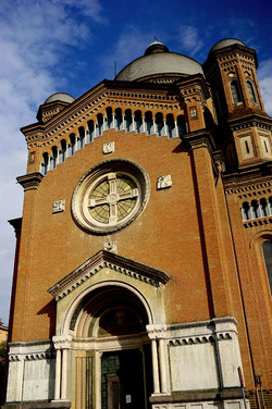 MODENA centro storico. Fotografie di Giulio Azzarello ©2016. MODENA centro storico. Fotografie di Giulio Azzarello ©2016.