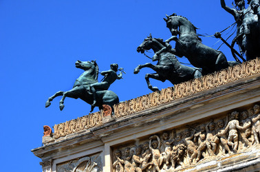 TEATRO Politeama di Palermo. Fotografie di Giulio Azzarello ©2014.