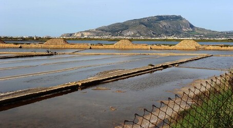 LE SALINE di Trapani in Sicilia. Fotografie di Giulio Azzarello ©2014. LE SALINE di Trapani in Sicilia. Fotografie di Giulio Azzarello ©2014.