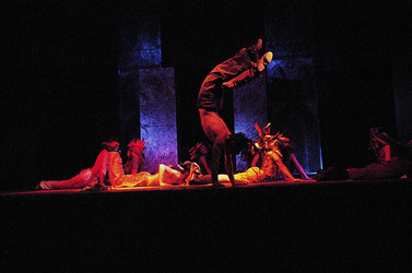 NOTREDAM de PARIS con giovani artisti. Fotografie di Giulio Azzarello ©2014. NOTREDAM de PARIS con giovani artisti. Fotografie di Giulio Azzarello ©2014.