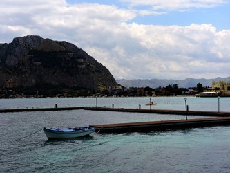 MONDELLO fotografie di Giulio Azzarello &copy;2020.