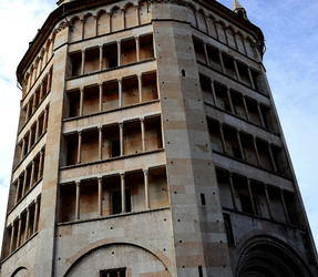 PARMA centro storico. Fotografie di Giulio Azzarello &copy;2016.